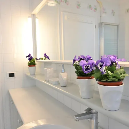 Casa Garibaldi Con Terrazzo E Parking, Mare 1 Min San Vincenzo