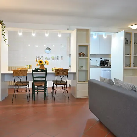 Casa Garibaldi Con Terrazzo E Parking, Mare 1 Min * San Vincenzo