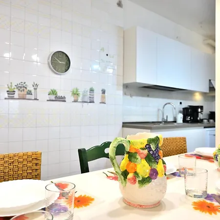 Casa Garibaldi Con Terrazzo E Parking, Mare 1 Min * San Vincenzo