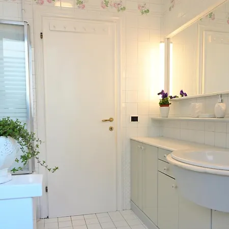 Apartmán Casa Garibaldi Con Terrazzo E Parking, Mare 1 Min