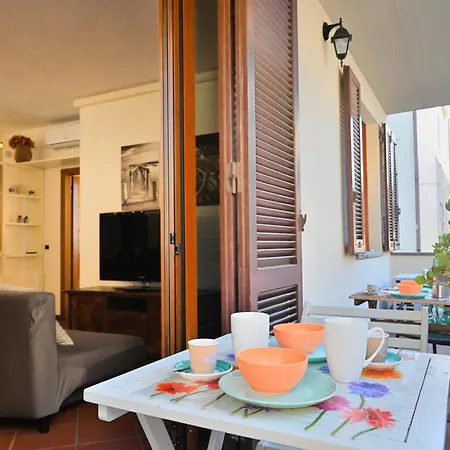 Casa Garibaldi Con Terrazzo E Parking, Mare 1 Min Apartmán *