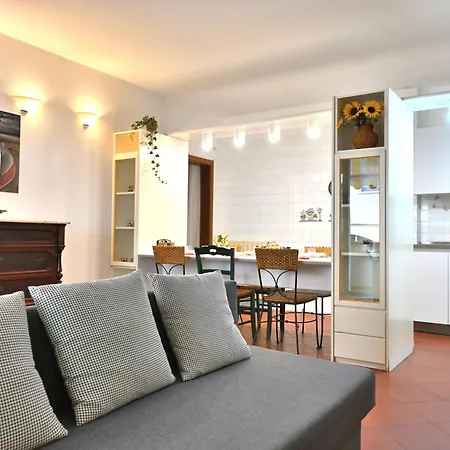 Casa Garibaldi Con Terrazzo E Parking, Mare 1 Min * San Vincenzo