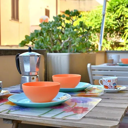 Apartment Casa Garibaldi Con Terrazzo E Parking, Mare 1 Min San Vincenzo
